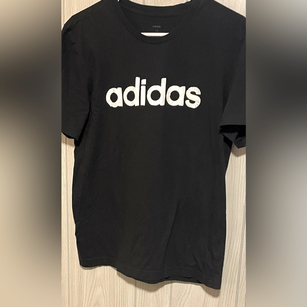 Adidas T-Shirt